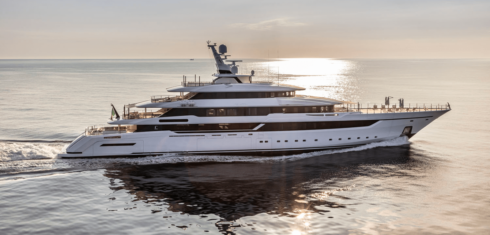 COLUMBUS CLASSIC 80M/262FT - M/Y DRAGON